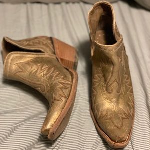 Gold Ariat Dixon booties